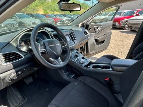 Used 2015 Chrysler 200 Limited FWD image 6