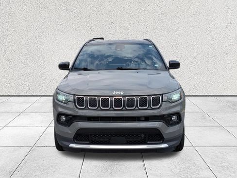 Used 2024 Jeep Compass Limited AWD/4WD image 8