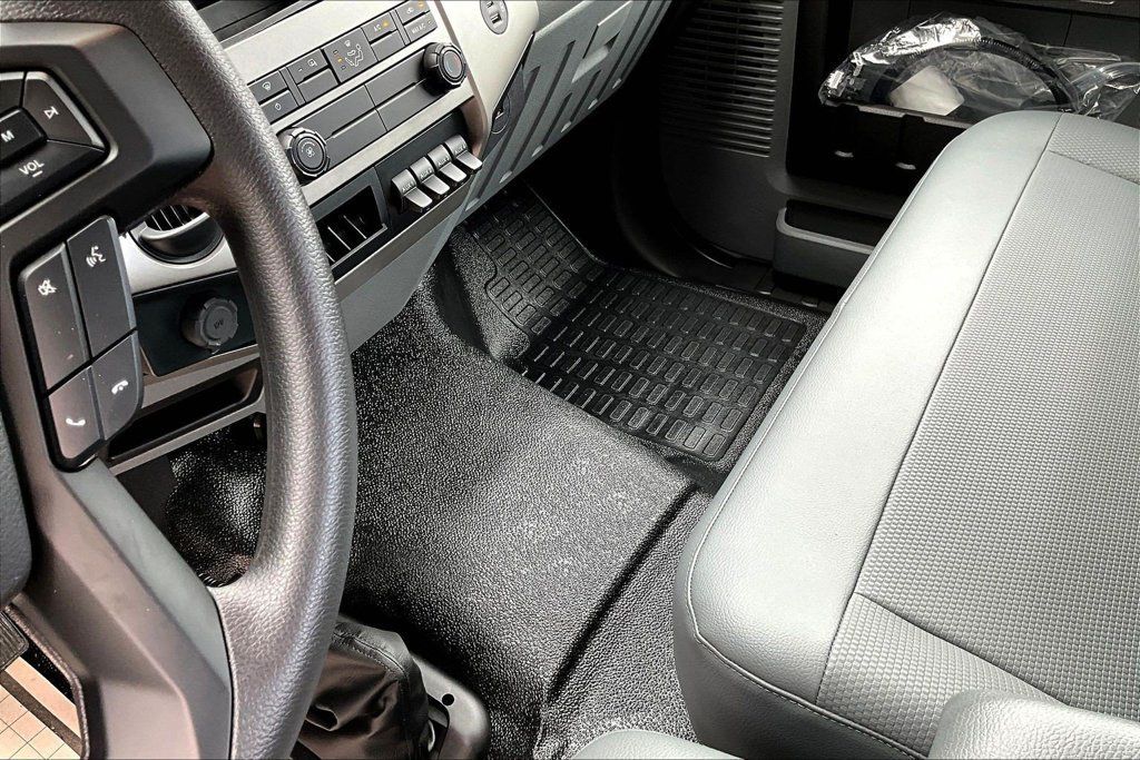 Used 2027 Ford F650 2WD Regular Cab Super Duty image 19