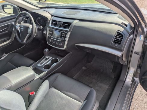 Used 2017 Nissan Altima 2.5 SR w/ Midnight Edition Package FWD image 33