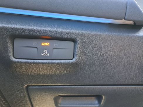 New 2026 Volkswagen Tiguan SE image 16