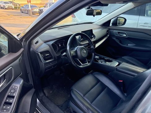 Used 2021 Nissan Rogue SV w/ Premium Package FWD image 7
