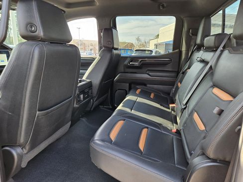 Used 2023 GMC Sierra 1500 AT4 w/ AT4 Preferred Package image 10