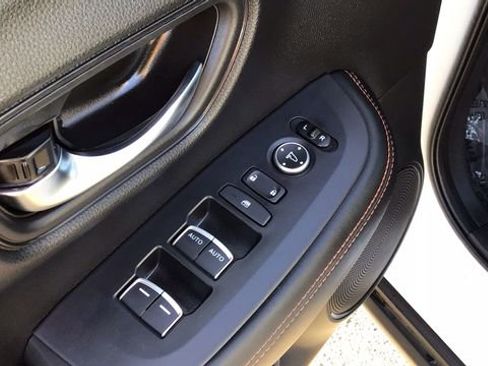 Used 2023 Honda HR-V Sport image 18