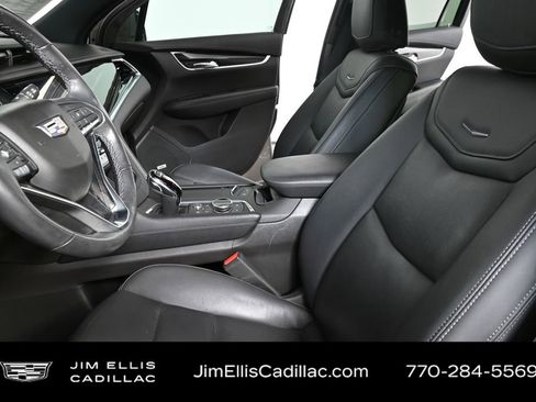 Certified 2022 Cadillac XT6 Premium Luxury w/ Technology Package image 6