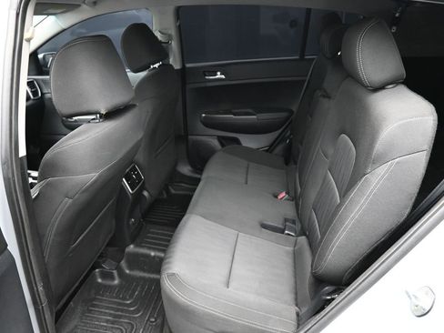 Used 2022 Kia Sportage LX image 11