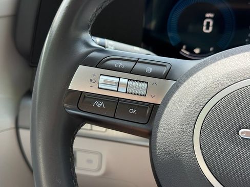 Used 2025 Hyundai Kona SEL FWD image 16