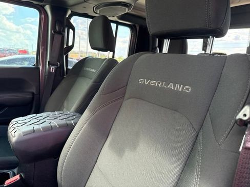 Used 2021 Jeep Gladiator Overland AWD/4WD image 10