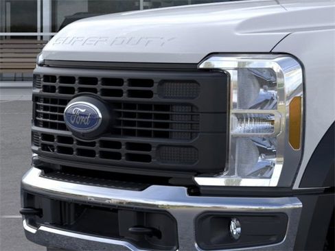 New 2026 Ford F450 XL w/ 360-Degree Camera Package image 17