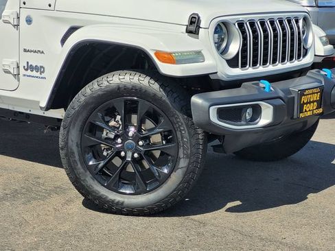 Used 2024 Jeep Wrangler Unlimited Sahara AWD/4WD image 9