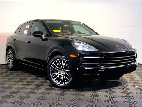 Certified 2022 Porsche Cayenne Platinum Edition image 9