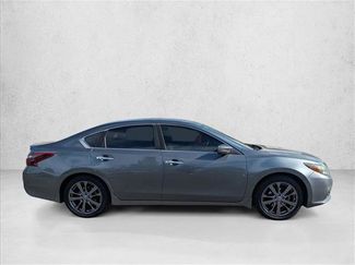 Used 2018 Nissan Altima 2.5 SR w/ SR Special Edition video 4