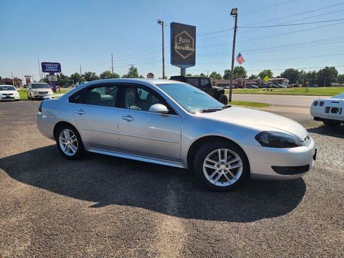 Used 2012 Chevrolet Impala LTZ FWD image 2