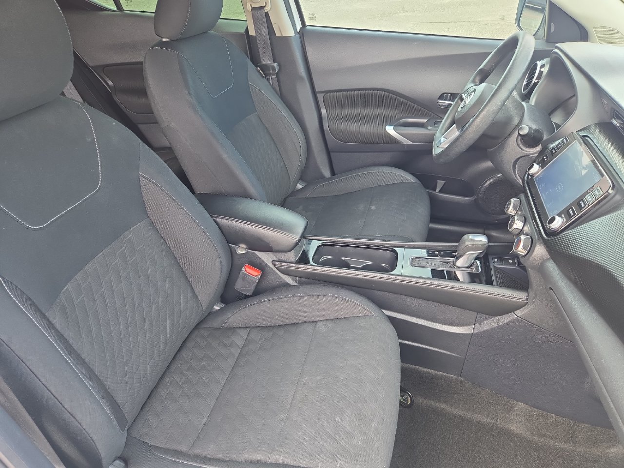 Certified 2024 Nissan Kicks SV FWD image 10