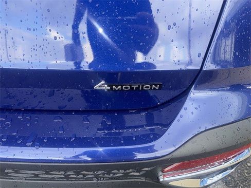 Used 2024 Volkswagen Taos SE w/ Panoramic Sunroof Package image 13