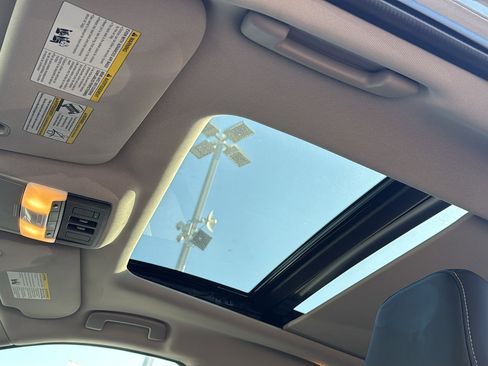 Certified 2022 Nissan Pathfinder Platinum w/ Cargo Package image 21