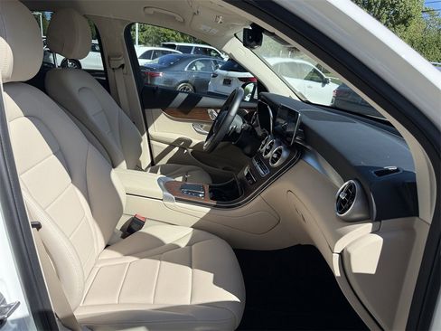 Certified 2022 Mercedes-Benz GLC 300 4MATIC image 28