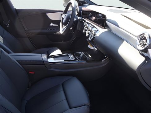 New 2025 Mercedes-Benz CLA 250 4MATIC image 10