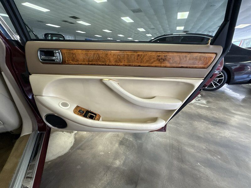 Used 1997 Jaguar XJ Vanden Plas RWD image 20