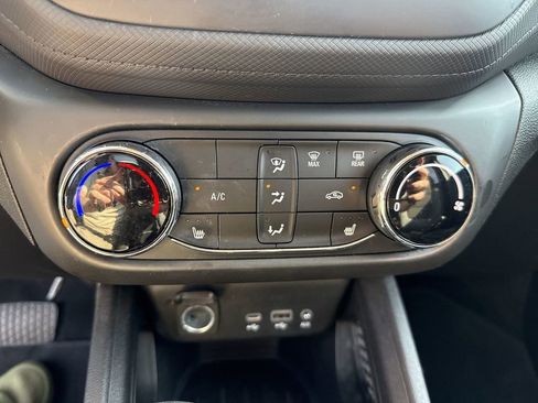 Used 2021 Chevrolet TrailBlazer LT AWD/4WD image 27