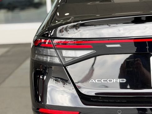 Used 2025 Honda Accord Touring image 10