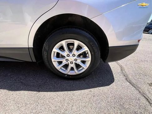 Used 2018 Chevrolet Equinox LT FWD image 18