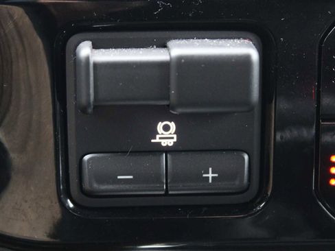 Used 2025 Chevrolet Silverado 1500 LT w/ Safety Package image 18