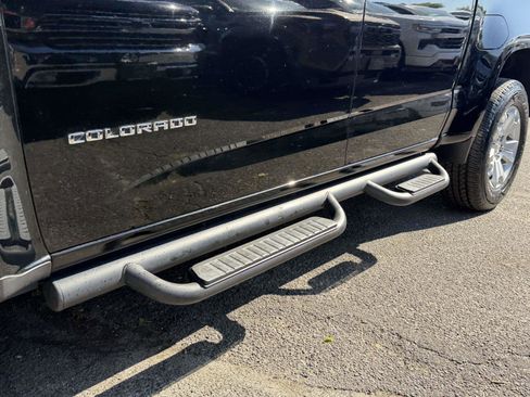 Used 2022 Chevrolet Colorado LT w/ Luxury Package AWD/4WD image 9