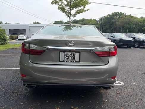Used 2016 Lexus ES 350 w/ Premium Package w/Wood Trim FWD image 4