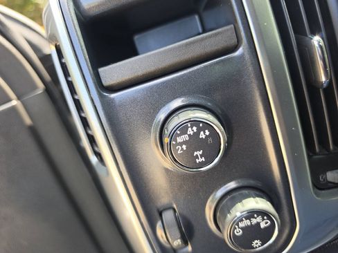 Used 2015 Chevrolet Silverado 1500 LT AWD/4WD image 17