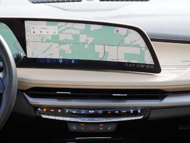 Used 2025 Cadillac XT4 Premium Luxury w/ Cold Weather Package FWD image 26