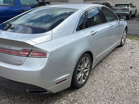 Used 2014 Lincoln MKZ FWD image 4