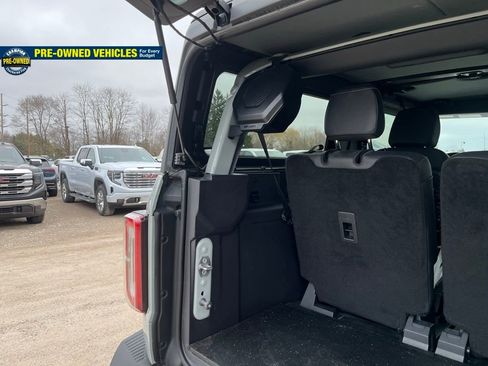 Used 2022 Ford Bronco Badlands w/ Sasquatch Package image 14