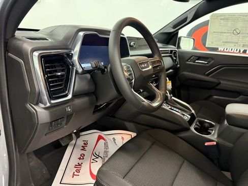 New 2026 GMC Canyon Elevation image 12