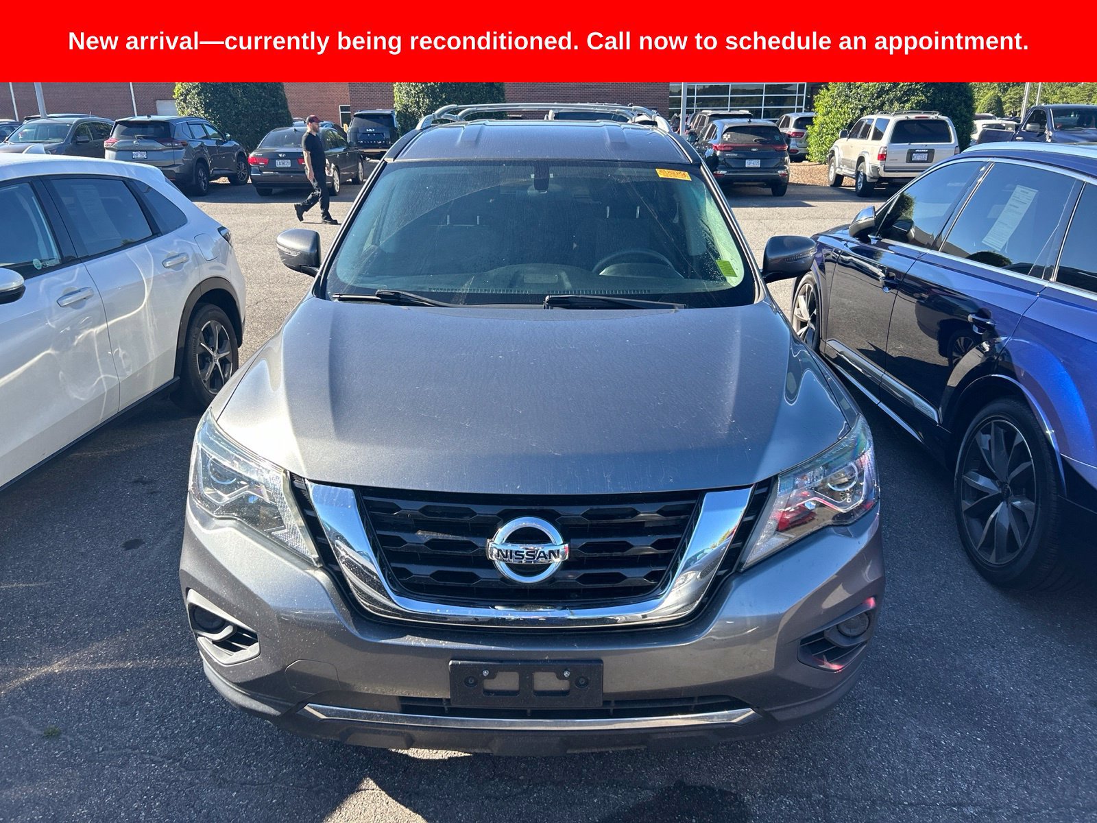 Used 2020 Nissan Pathfinder S AWD/4WD image 2