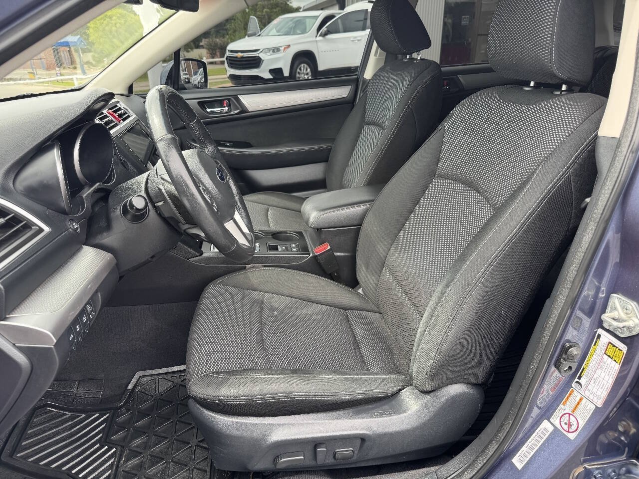 Used 2017 Subaru Outback 2.5i Premium AWD/4WD image 16