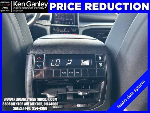 Used 2025 Jeep Grand Cherokee L Laredo AWD/4WD image 25