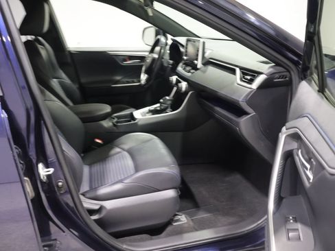 Used 2019 Toyota RAV4 XSE w/ XSE Weather Package AWD/4WD image 21