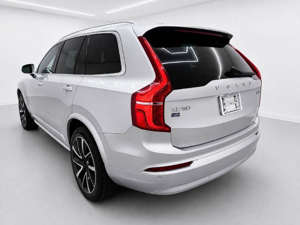 Used 2022 Volvo XC90 T6 Momentum w/ Climate Package AWD/4WD image 5