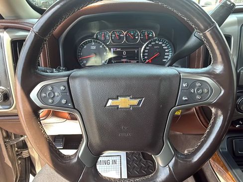 Used 2015 Chevrolet Silverado 1500 High Country w/ High Country Premium Package AWD/4WD image 16