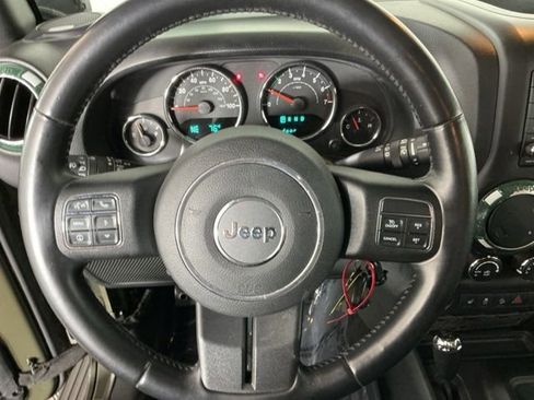 Used 2015 Jeep Wrangler Unlimited Rubicon w/ Katzkin Premium Leather Group AWD/4WD image 15