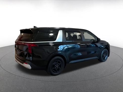 Used 2026 Kia Carnival FWD image 12