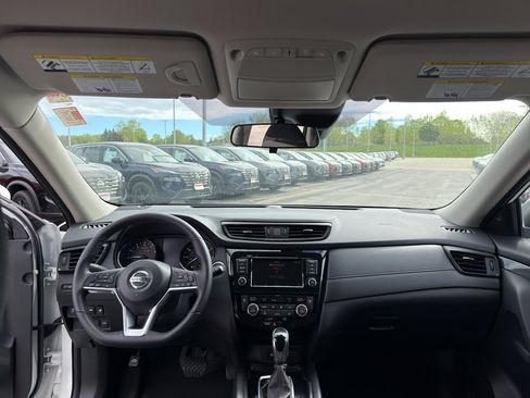 Used 2019 Nissan Rogue SV AWD/4WD image 28