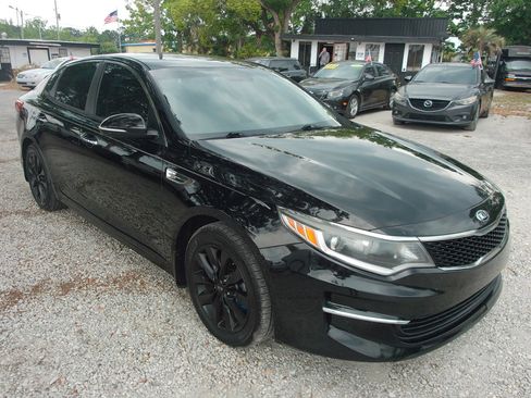 Used 2018 Kia Optima LX w/ 17" Alloy Wheels Package FWD image 3