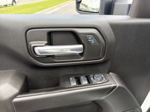 Used 2025 Chevrolet Silverado 2500 Custom w/ Custom Convenience Package AWD/4WD image 16