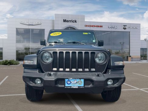 Used 2019 Jeep Wrangler Unlimited Sport S AWD/4WD image 3