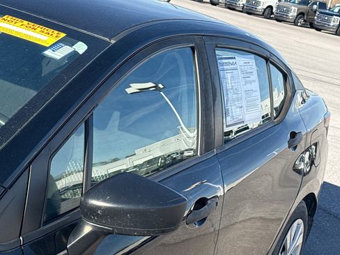 Used 2020 Nissan Versa S image 14