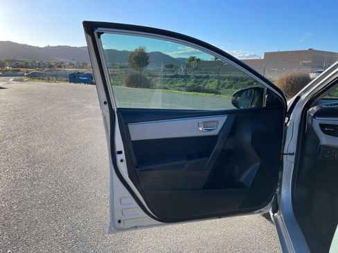 Used 2014 Toyota Corolla LE image 16