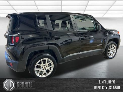 Used 2023 Jeep Renegade Latitude AWD/4WD image 6