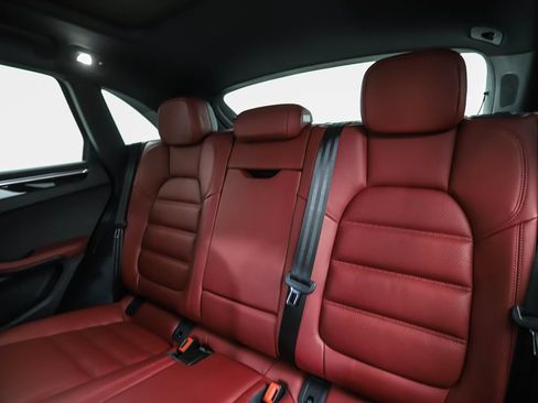 Used 2023 Porsche Macan AWD/4WD image 22
